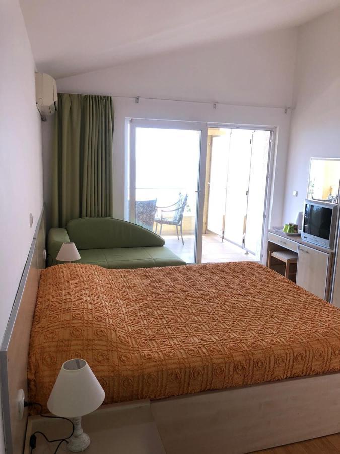 Bmv Room 2 With East Island View Sveti Stefan Exteriör bild